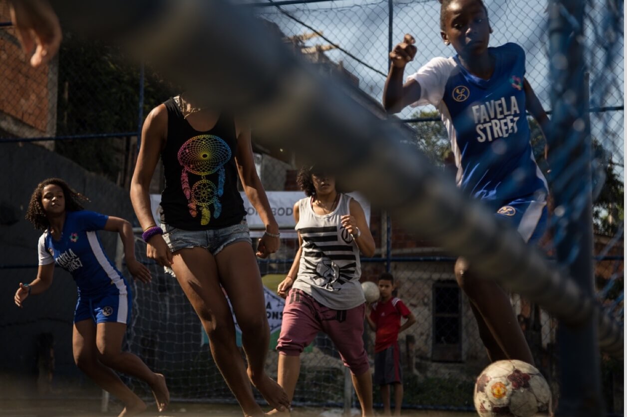 Favela StreetGirls impression